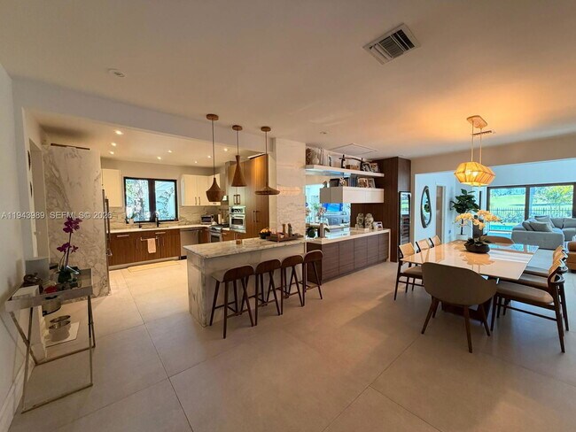 Building Photo - 5911 Alton Rd