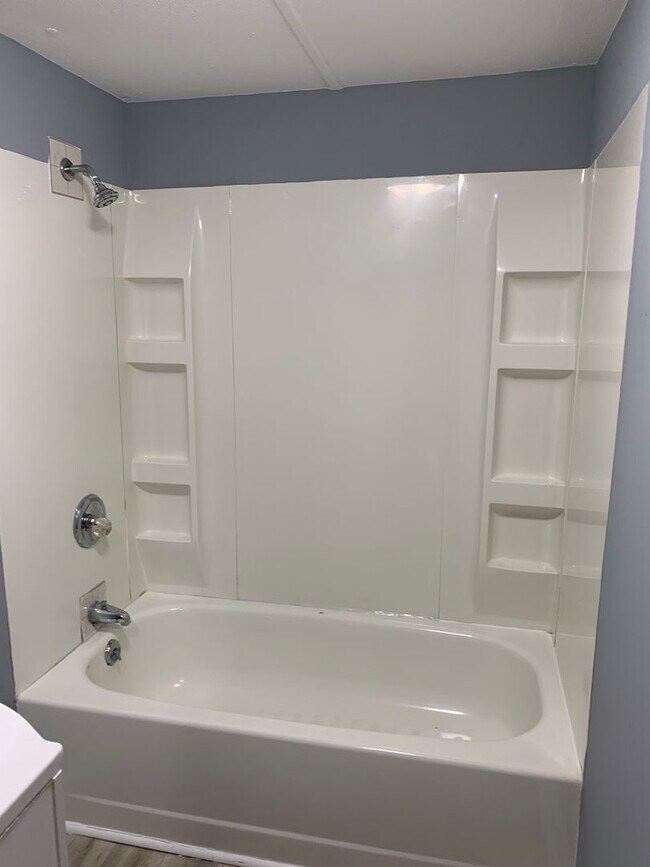 Building Photo - Mount Juliet three bedroom two bath in the...