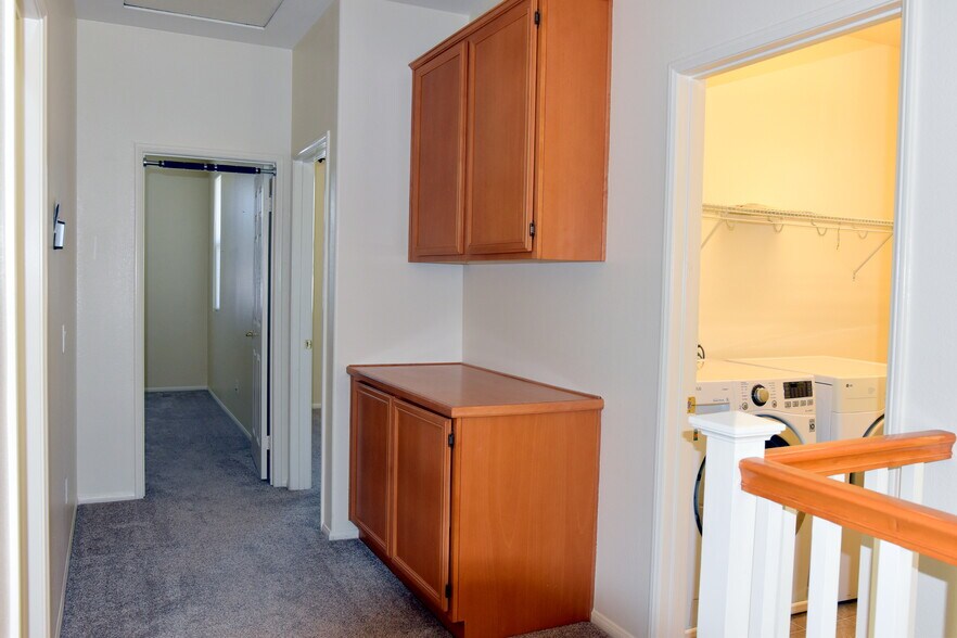 Building Photo - 25841 Silva Ct