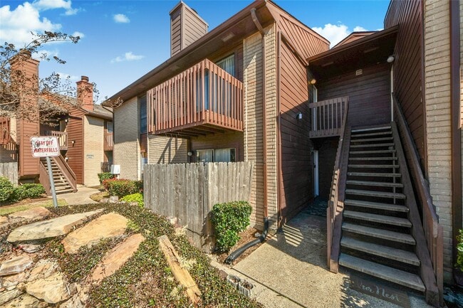 Building Photo - 12905 Woodforest Blvd