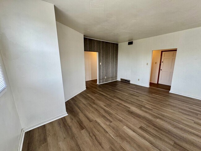Building Photo - 212 N Highland Ave