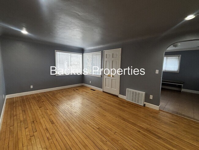 Building Photo - 550 Trinity Ave