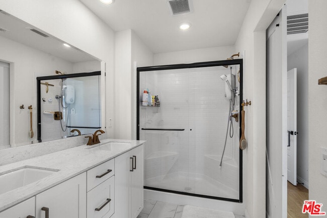 Building Photo - 27751 Dyer Wy