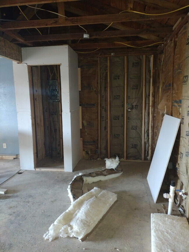 Building Photo - 506 S 4th St