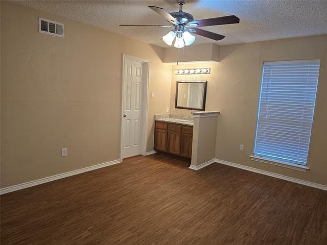 Building Photo - 1118 Brady Dr