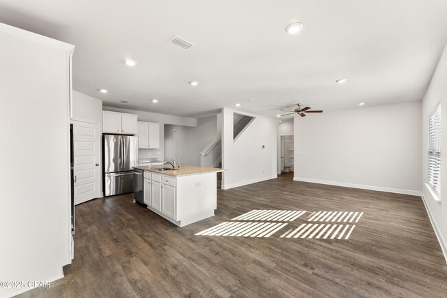 Building Photo - 3000 Rachel Pl