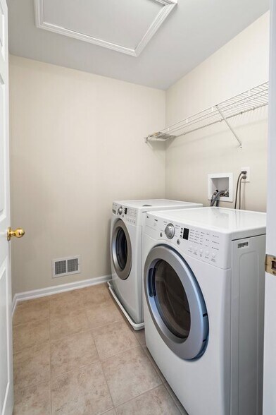 Building Photo - 86 Deepwater Cir