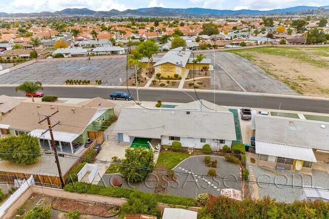 Building Photo - Gorgeous 3 Bed/2 Bath Home In Menifee Civic 55+ Community!