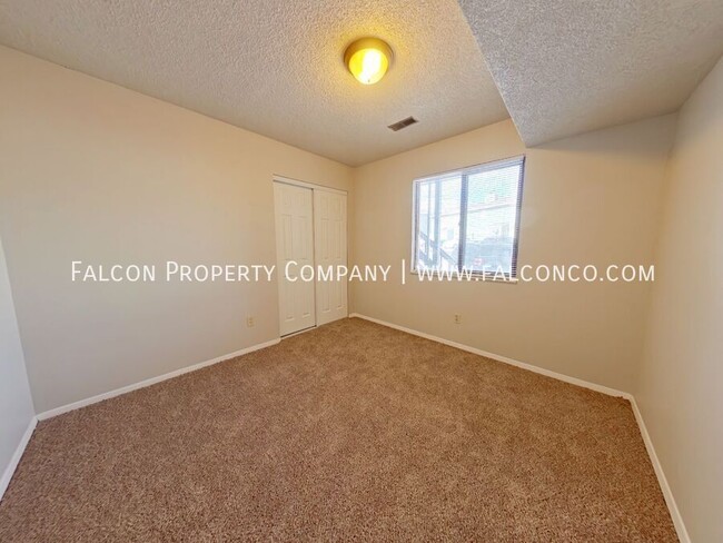 Building Photo - Newly Renovated Westside Apartment! - Avai...