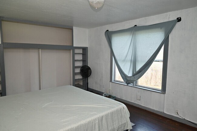 Building Photo - Charming 3 Bed 1 Bath in Hospital District