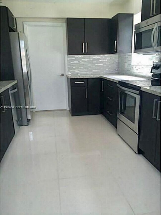 Building Photo - 740 NE 179th Terrace