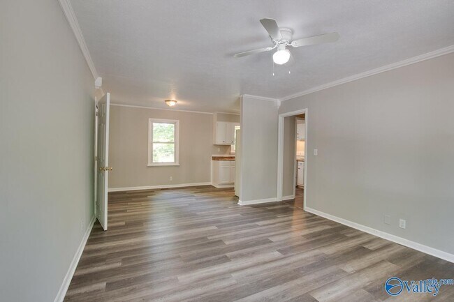 Building Photo - 4813 Joy Dr NW