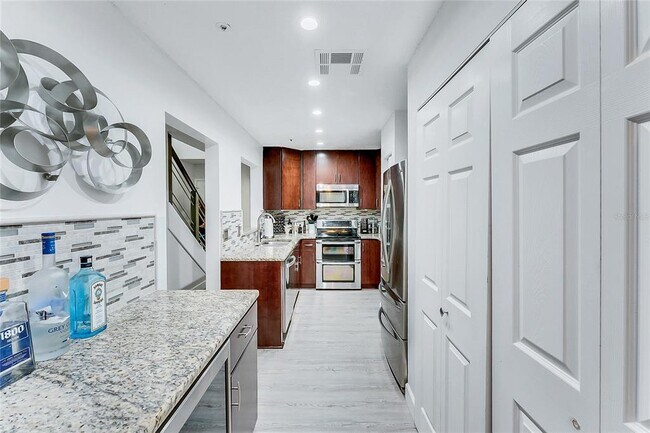 Building Photo - 563 Northbridge Dr