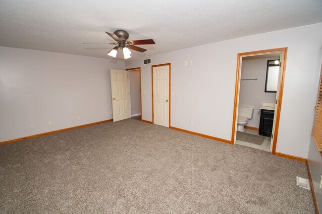 Building Photo - 4 Bedroom home in Granger, IN!