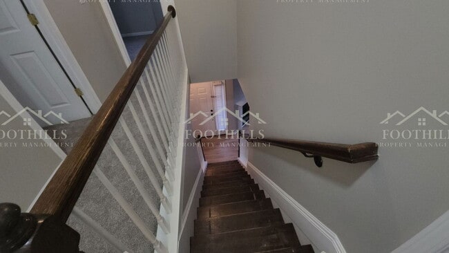 Building Photo - 6 Robert de Brus Cir