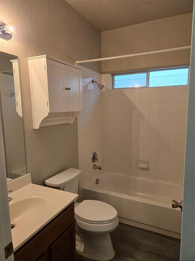 Building Photo - 12127 Medina Ml