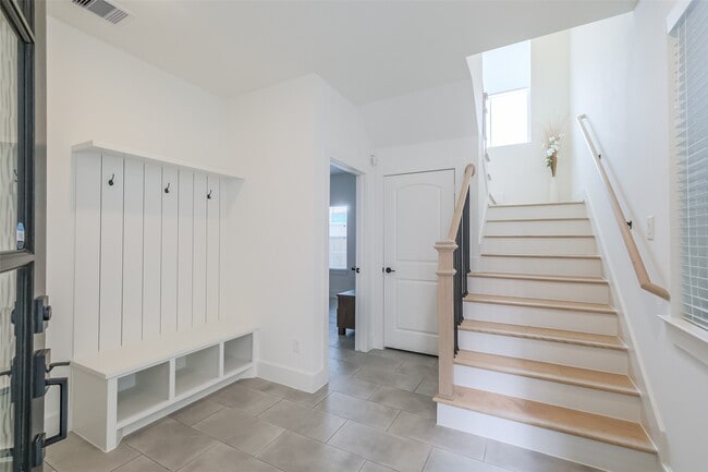 Building Photo - 2017 Lou Ellen Ln