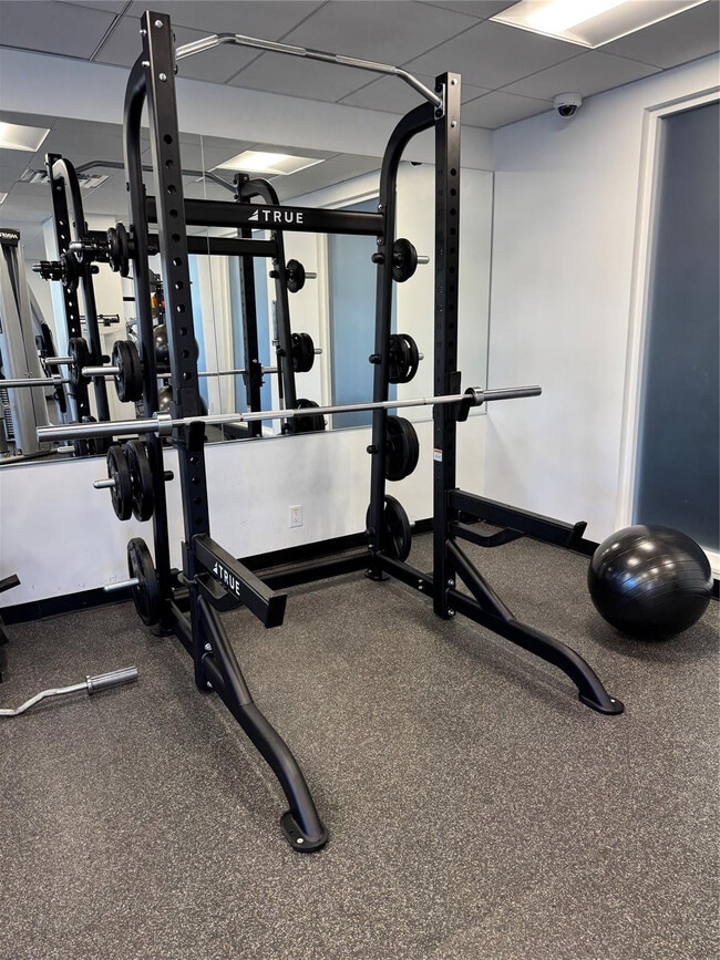 Building Photo - 3015 N Ocean Blvd