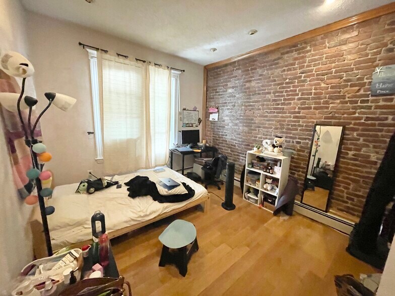 Building Photo - 22 S Huntington Ave