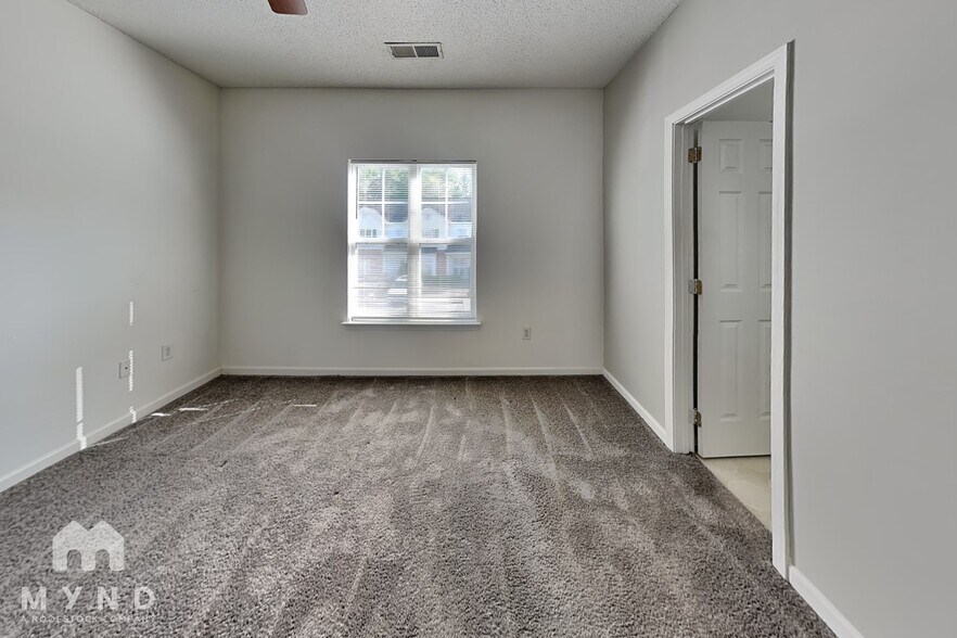 Building Photo - 6325 Mallard View Ln