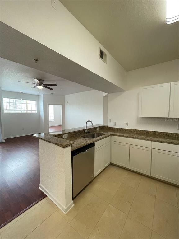 Building Photo - 5125 Palm Springs Blvd