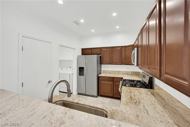 Building Photo - 8725 W Flamingo Rd