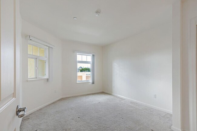Building Photo - 3128 Loma Verde Dr