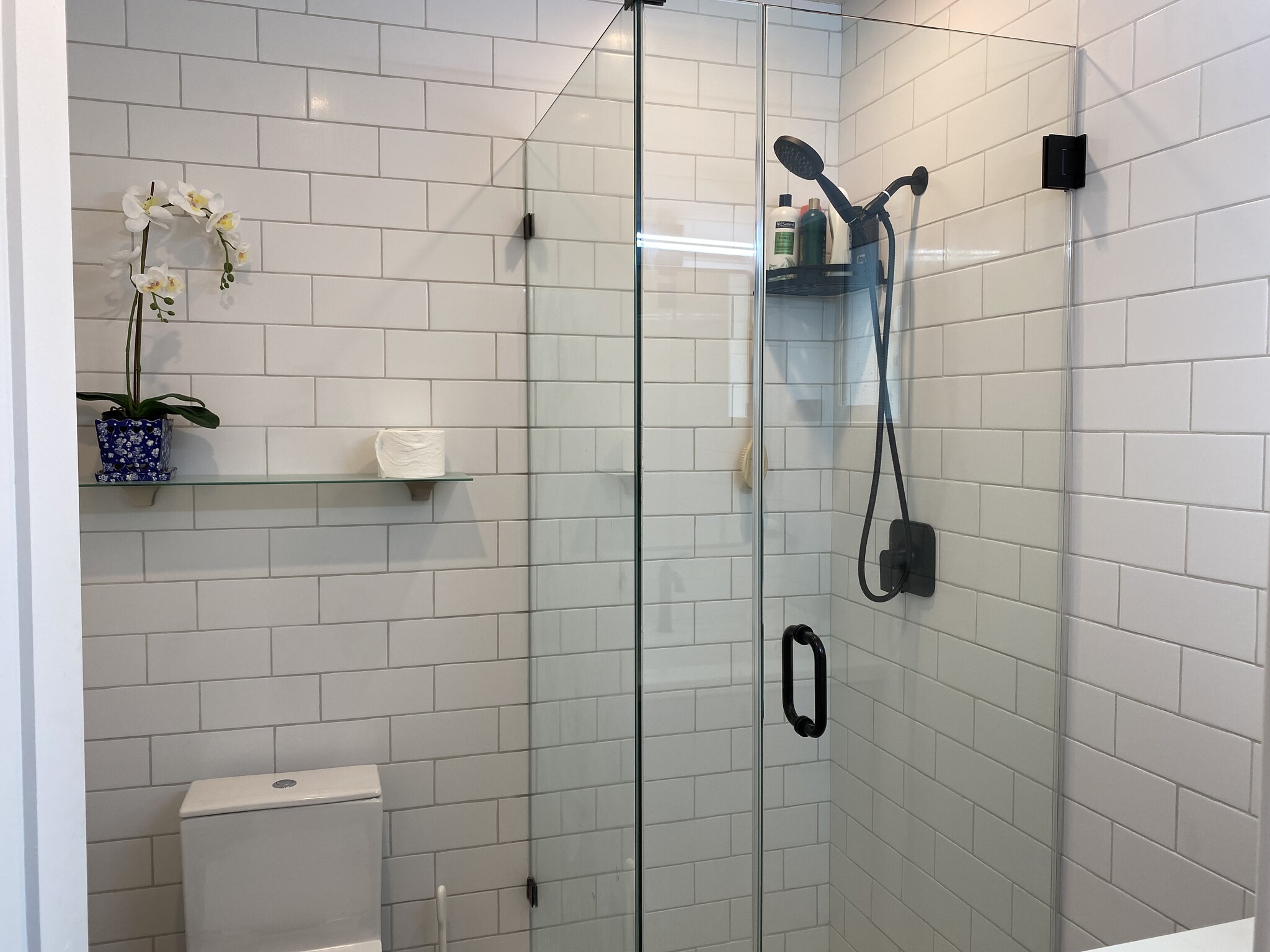 Modern bathroom - 4420 W 63rd St