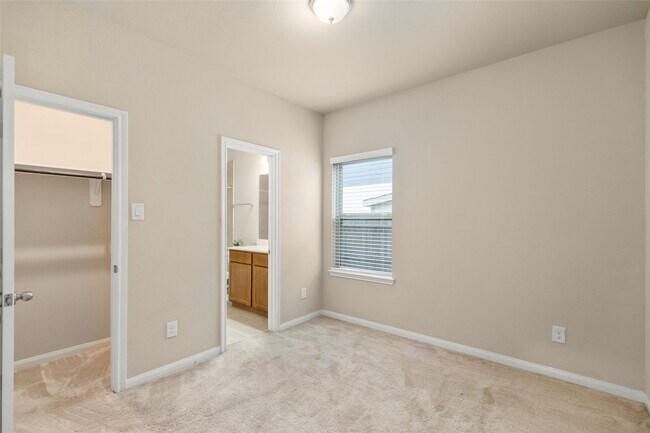 Building Photo - 15714 Highlands Cove Dr
