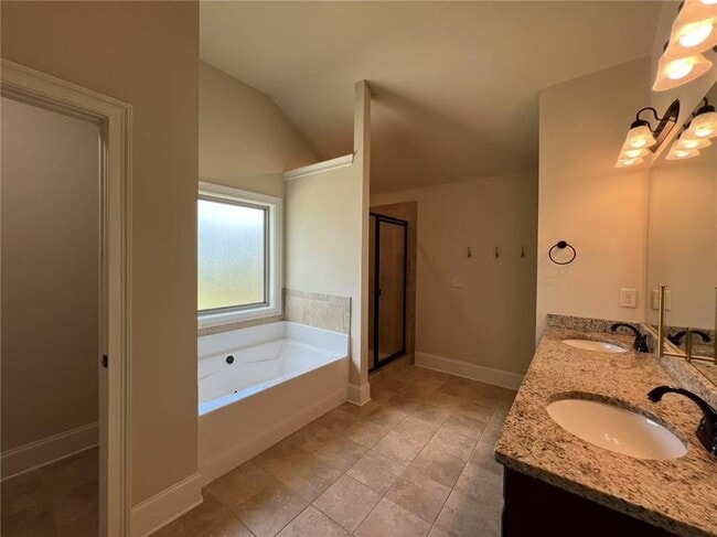 Building Photo - 5665 Winding Lakes Dr