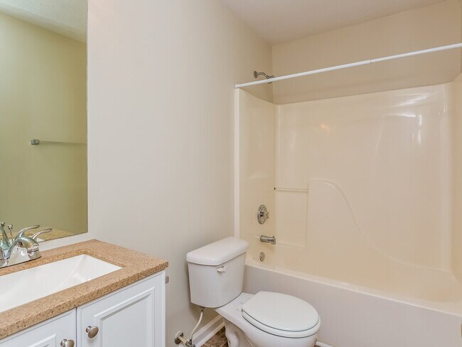 Building Photo - 1005 Gleason Dr