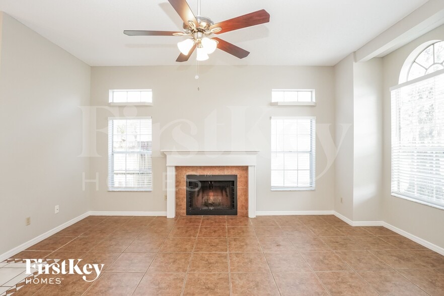 Building Photo - 1008 Vannessa Dr