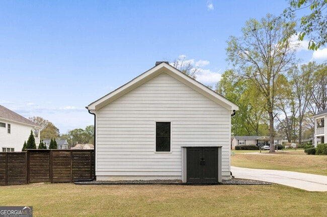 Building Photo - 98 Middle St