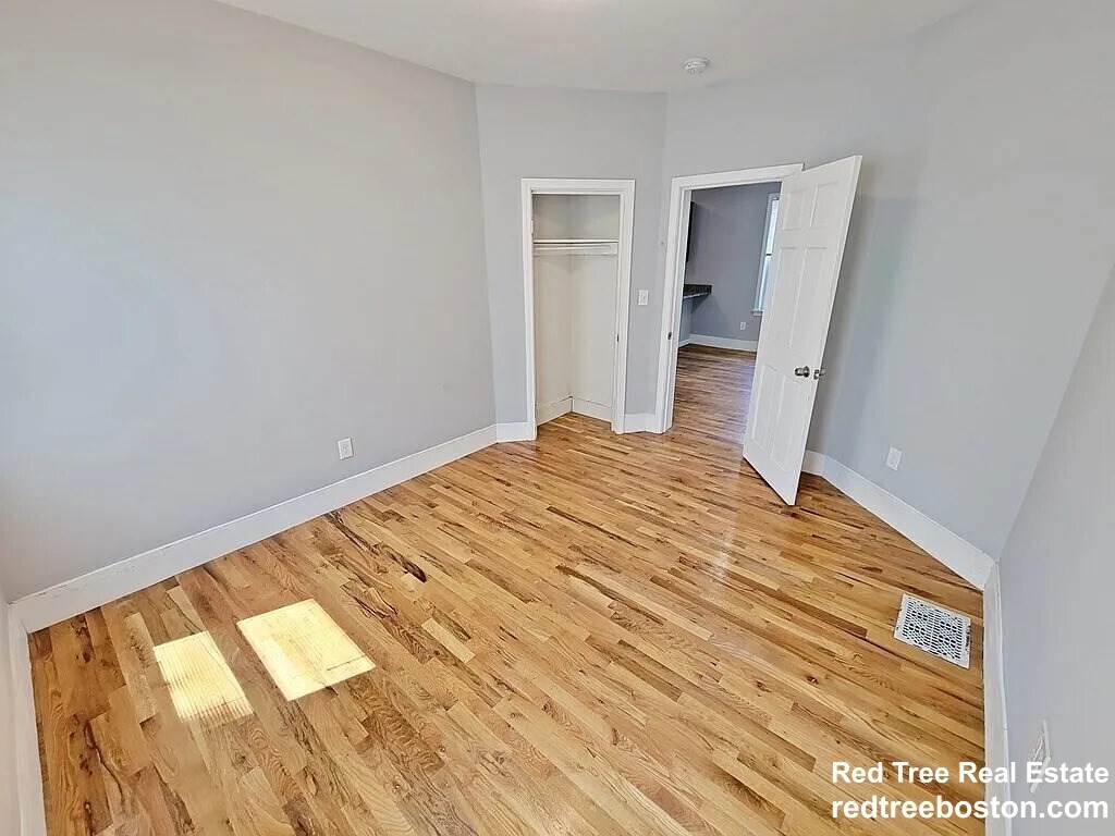 Building Photo - 39 Pinckney St