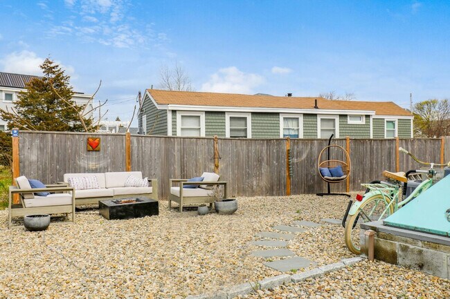 Building Photo - 32 Basin St