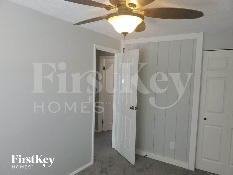 Building Photo - 4207 Edinburgh Dr