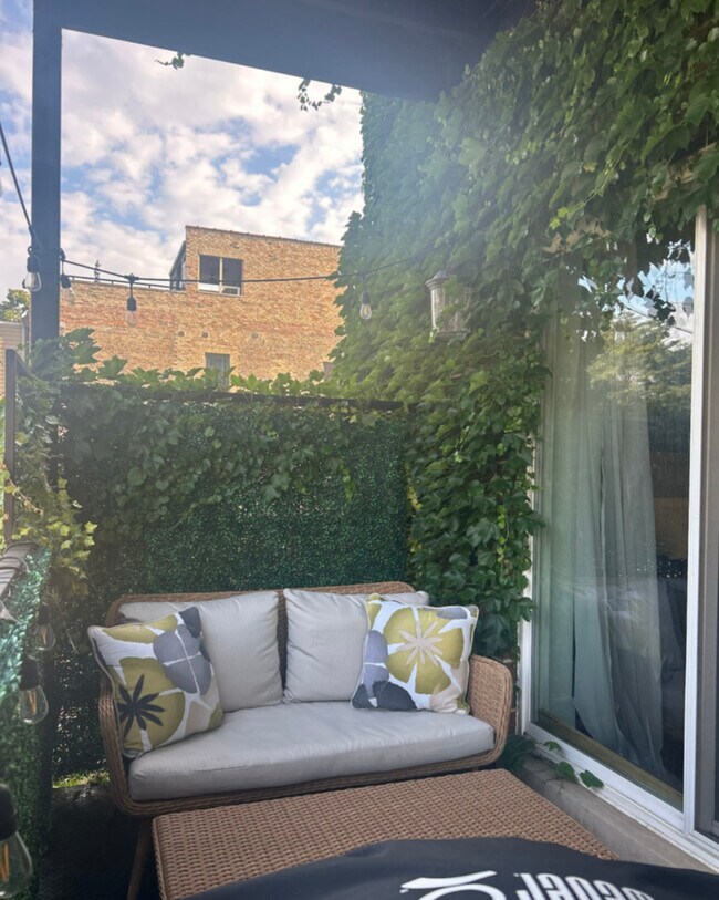 Building Photo - 4111 N Western Ave