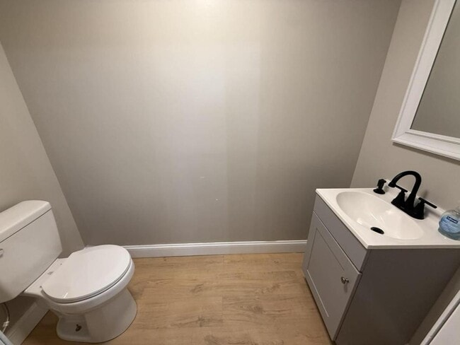 Building Photo - 35 Hess Ave