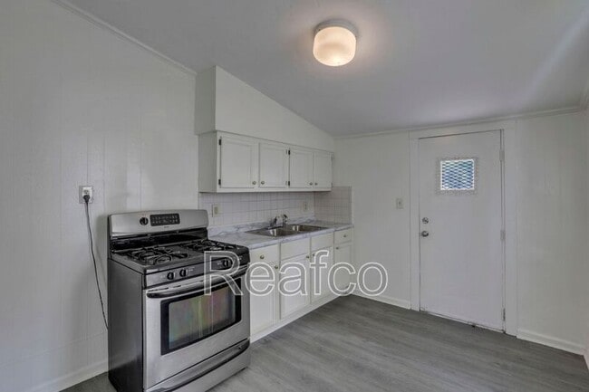 Building Photo - 174 N Princeton Ave