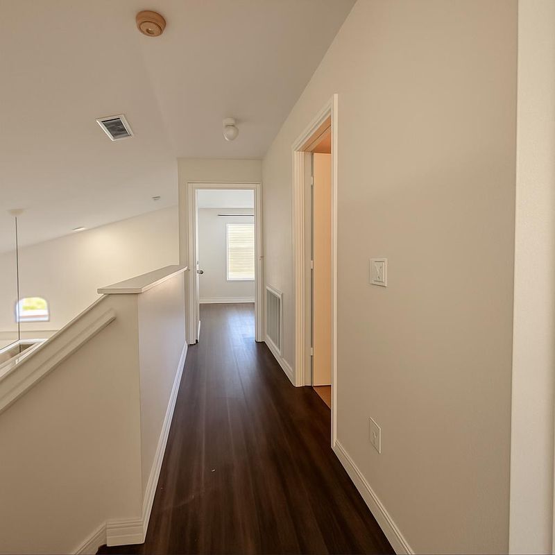 Building Photo - 1397 Holly Glen Run