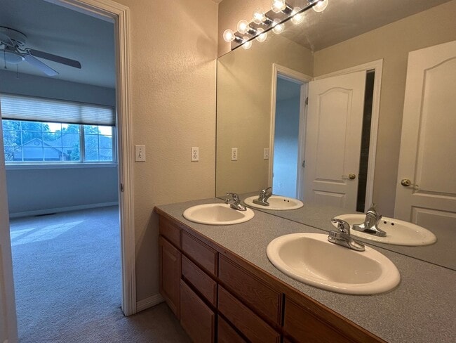 Building Photo - Beautiful Windsor Home Offering Space, Style, and Convenience