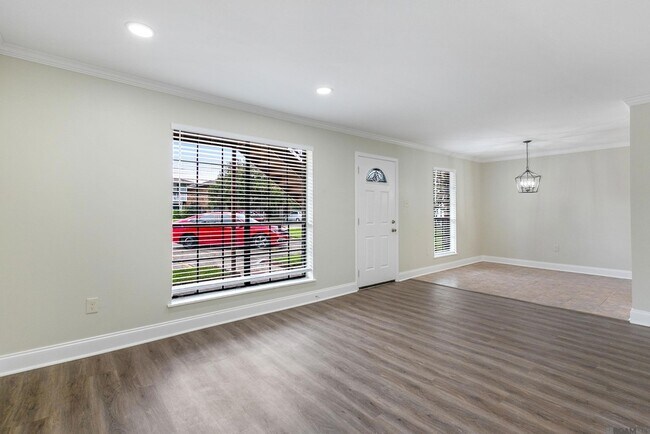 Primary Photo - 536 S Flannery Rd