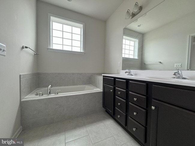 Building Photo - 9067 Fox Stream Way