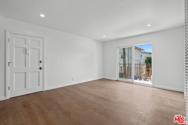 Building Photo - 616 Sunset Ave