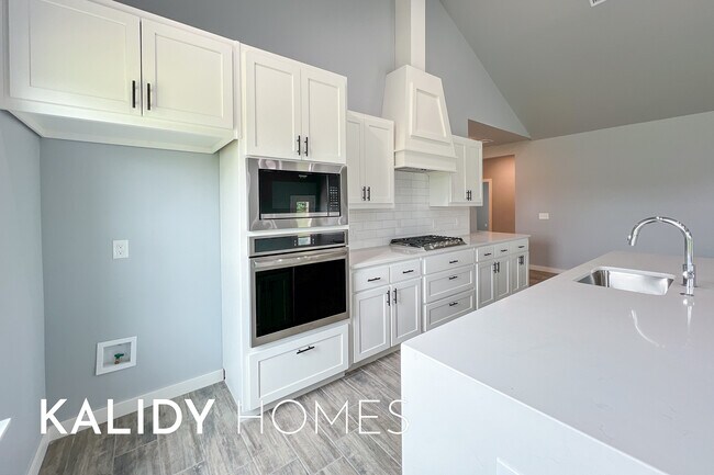 Building Photo - 520 Kearny Ln