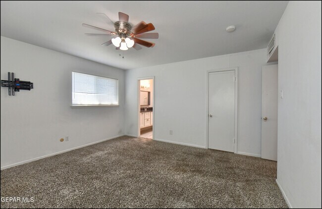 Building Photo - 6209 Heath Way