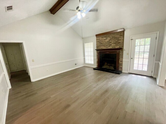 Building Photo - 176 Bellegrove Cir