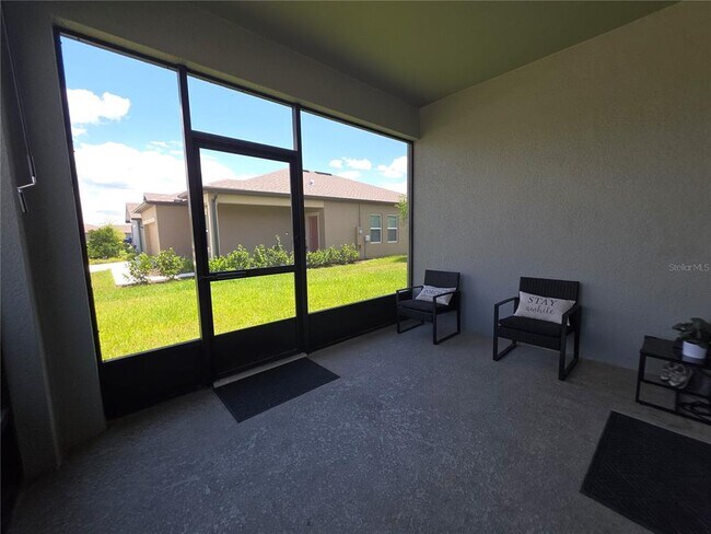 Building Photo - 1569 Effra Wy