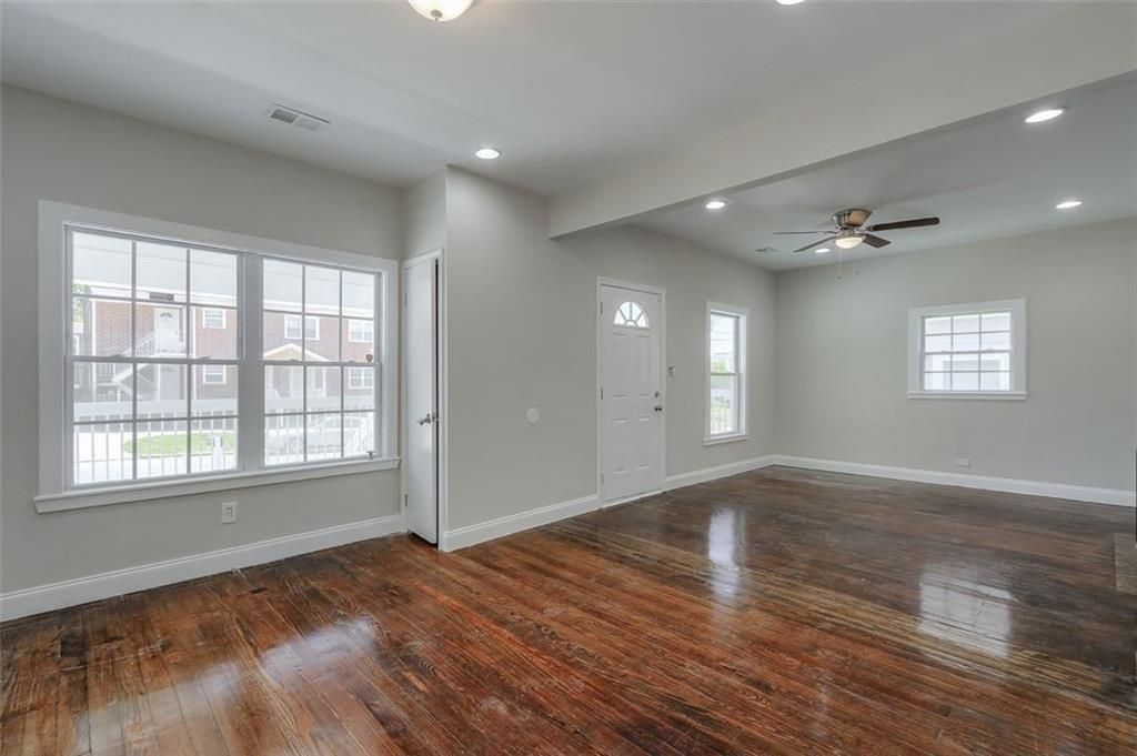 Building Photo - 679 Jones Ave NW