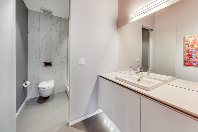 Building Photo - 1327 W Washington Blvd